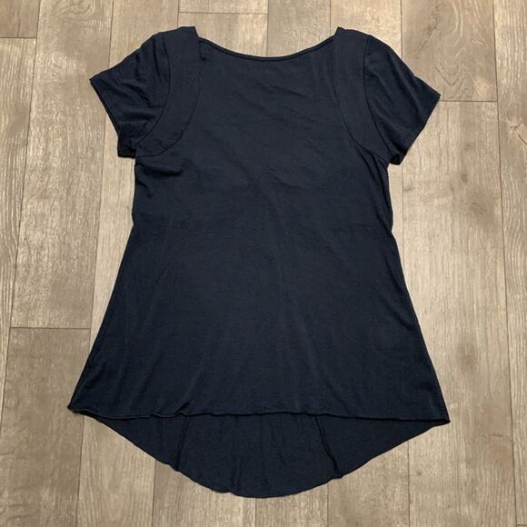 Womens Athleta V-Neck Performance Active Shortsleeve Shirt - Picture 2 of 6